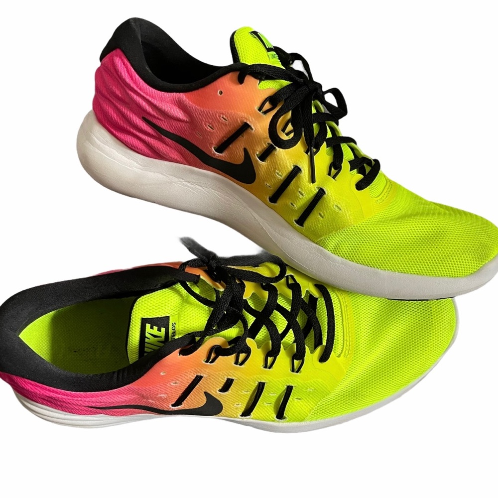 NIKE LunerStelos Size 10.5 Neon Sneakers